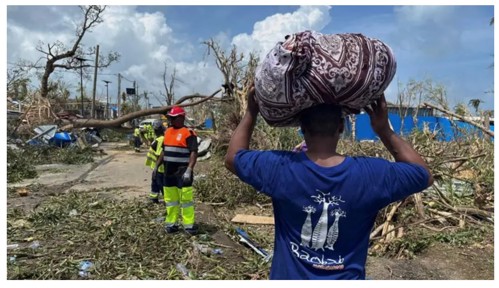 圖3、法屬馬亞特島奇多熱帶氣旋事件後現場支援照片(資料來源：BBC news[8])