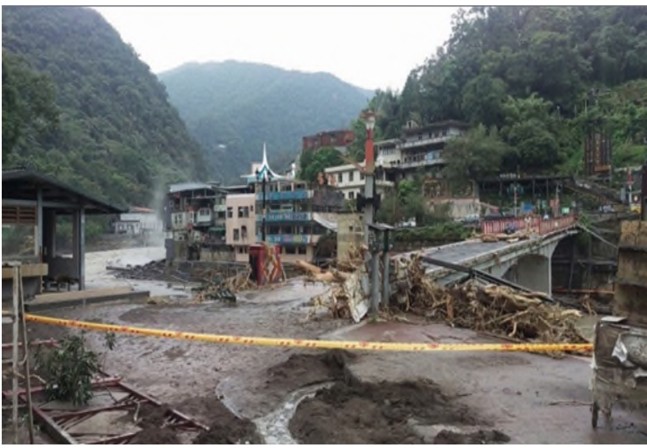 圖7、烏來覽勝大橋災後照片